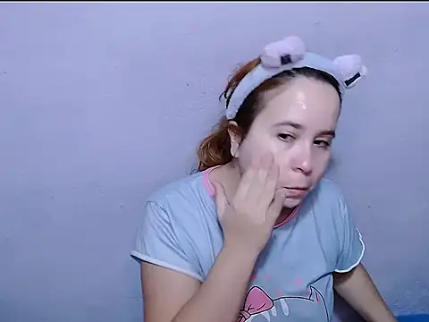 SubLayla01 online show from April 2026 11:24:01 AM