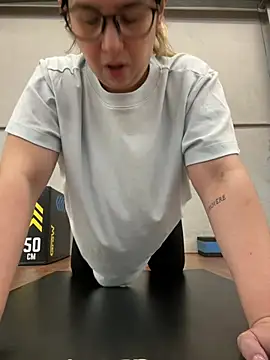 amooraaamoon online show from January 2026 12:31:01 PM