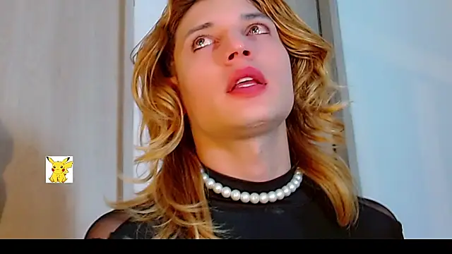 Snapshot of honey_skin chatting on February 2025 08:16:02 AM honey skin online show from February 2025 08:16:02 AM