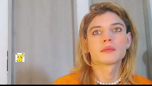 Snapshot of honey_skin chatting on February 2025 01:02:02 AM honey skin online show from February 2025 01:02:02 AM