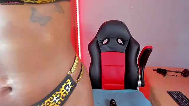 Snapshot of barbiee_ebony chatting on April 2026 04:06:01 AM barbiee ebony online show from April 2026 04:06:01 AM
