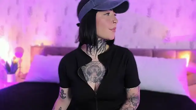 Scolw online show from November 2025 08:19:01 PM