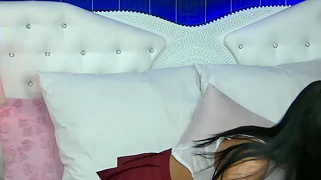 Snapshot of SophiaVilner chatting on February 2026 07:34:02 PM SophiaVilner online show from February 2026 07:34:02 PM