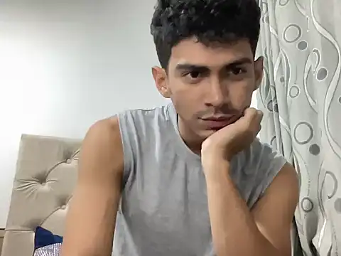 Snapshot of WildLogan chatting on February 2026 01:54:01 AM WildLogan online show from February 2026 01:54:01 AM