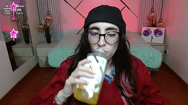 LenaRoses online show from February 2026 10:33:01 PM