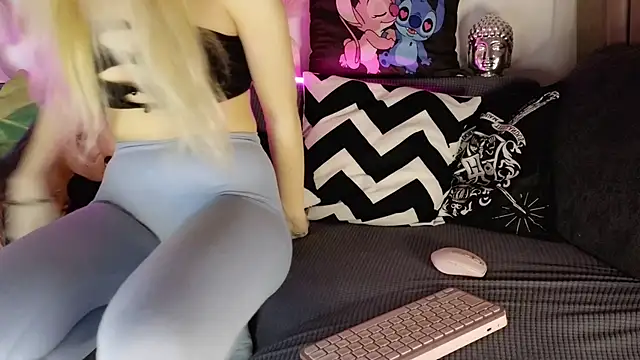 nicollewetpussy online show from February 2025 04:39:02 PM