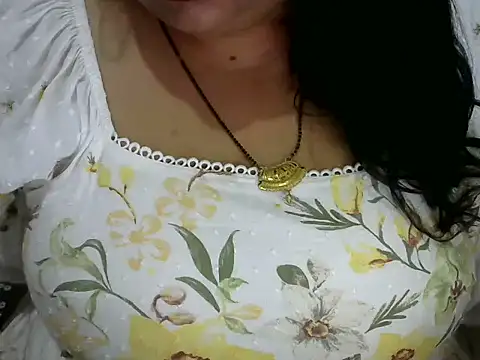 Snapshot of dramebaz_queen chatting on May 2026 06:48:02 PM dramebaz queen online show from May 2026 06:48:02 PM