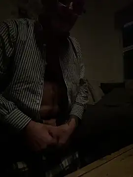 Snapshot of Shyboy817 chatting on February 2026 01:48:01 AM Shyboy817 online show from February 2026 01:48:01 AM