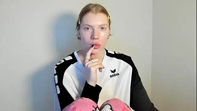 StellaDavis online show from November 2025 10:05:01 AM