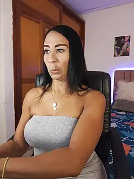 charlotte bayron02 online show from June 2026 02:00:01 AM