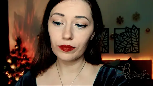 Snapshot of MissBeverlyMills chatting on December 2024 09:38:02 PM MissBeverlyMills online show from December 2024 09:38:02 PM