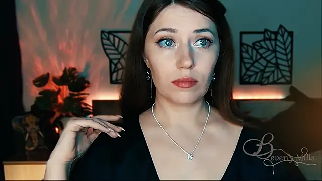 Snapshot of MissBeverlyMills chatting on January 2025 06:13:01 PM MissBeverlyMills online show from January 2025 06:13:01 PM