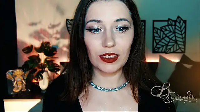 Snapshot of MissBeverlyMills chatting on February 2025 06:26:01 PM MissBeverlyMills online show from February 2025 06:26:01 PM