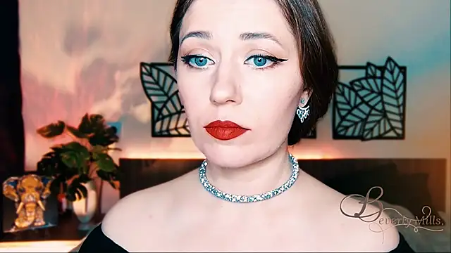 Snapshot of MissBeverlyMills chatting on February 2025 06:43:02 PM MissBeverlyMills online show from February 2025 06:43:02 PM