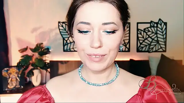 Snapshot of MissBeverlyMills chatting on March 2025 09:16:01 AM MissBeverlyMills online show from March 2025 09:16:01 AM