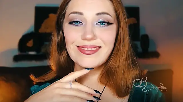 Snapshot of MissBeverlyMills chatting on September 2025 07:39:02 PM MissBeverlyMills online show from September 2025 07:39:02 PM