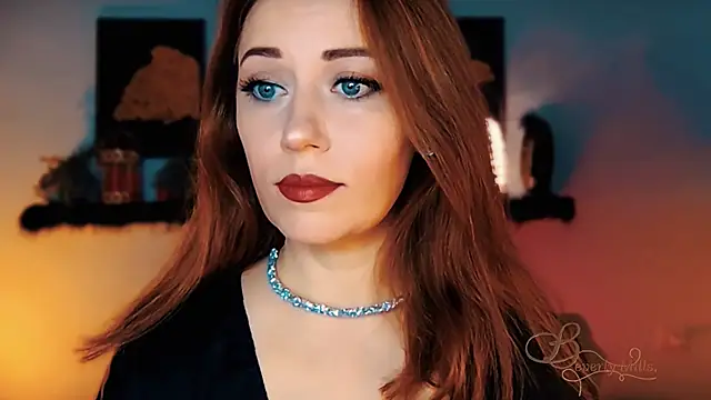 MissBeverlyMills online show from November 2025 04:15:01 AM