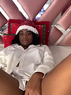 Snapshot of Tamara_Lubezkii chatting on December 2024 07:36:01 PM Tamara Lubezkii online show from December 2024 07:36:01 PM