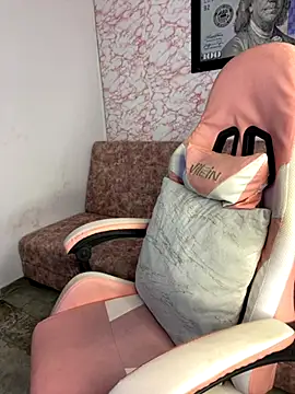 Snapshot of Tamara_Lubezkii chatting on September 2025 05:47:02 PM Tamara Lubezkii online show from September 2025 05:47:02 PM