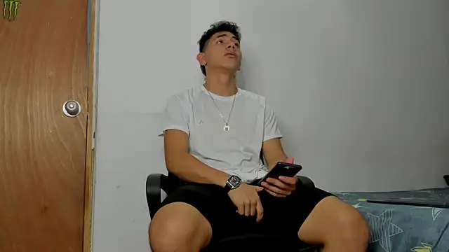 Snapshot of andrew_rose_ chatting on February 2026 01:50:02 AM andrew rose online show from February 2026 01:50:02 AM