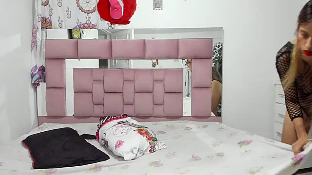 bigcock iris08 online show from December 2024 10:23:02 PM