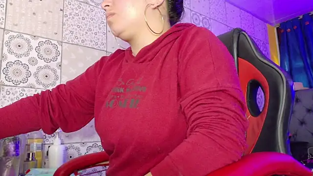 Lina23  online show from October 2025 01:55:01 PM