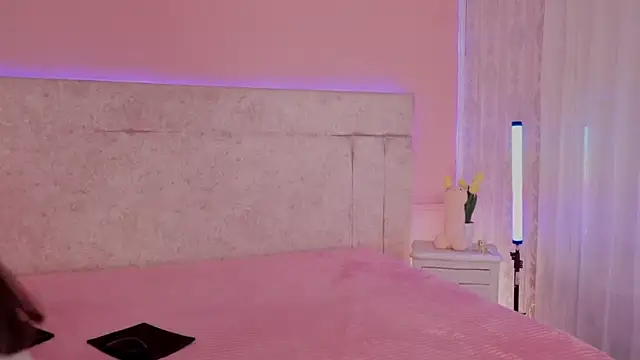 VeronicaMartiin online show from April 2026 07:12:02 PM