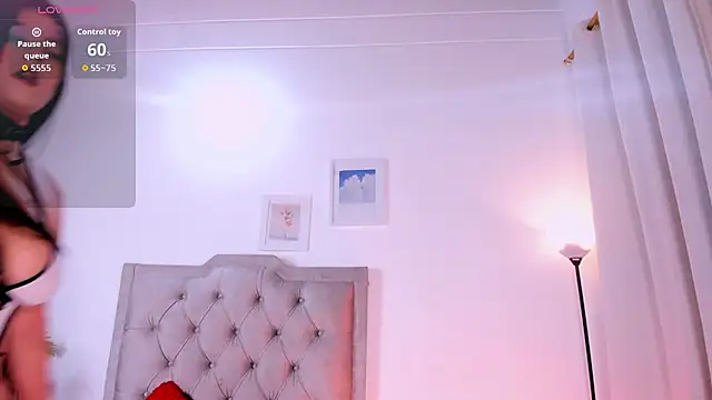 Snapshot of LindaRey_ chatting on September 2025 04:59:02 AM LindaRey  online show from September 2025 04:59:02 AM