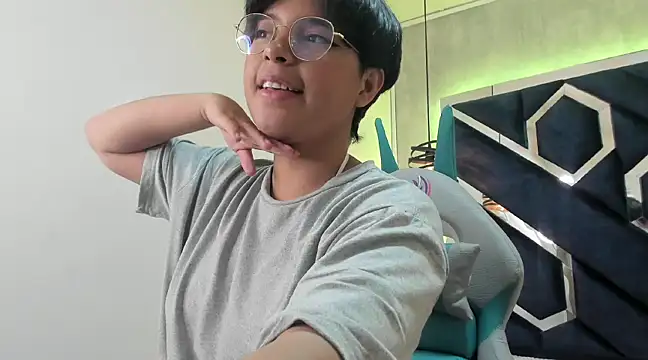 Emmapark  online show from February 2025 06:38:01 PM