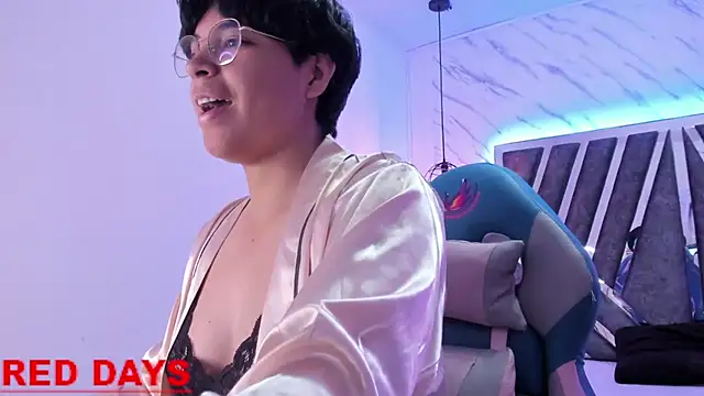 Emmapark  online show from February 2025 04:42:02 PM