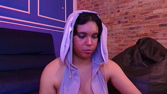 Emmapark  online show from December 2025 06:37:02 PM