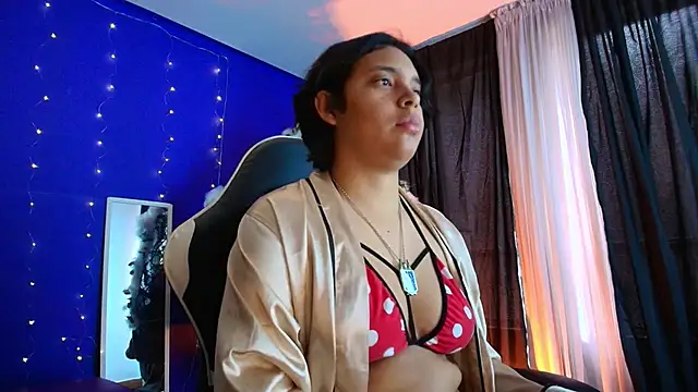 Emmapark  online show from January 2026 06:35:02 PM