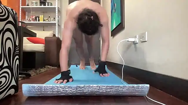 Snapshot of littlelatinhunter chatting on February 2026 12:32:02 PM littlelatinhunter online show from February 2026 12:32:02 PM