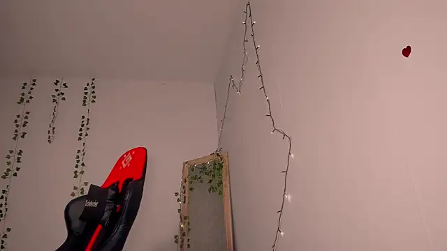 FruttiTatti online show from September 2025 07:25:02 PM