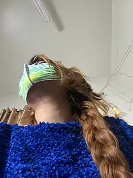 Snapshot of Jen_jennyy1 chatting on December 2024 06:49:01 PM Jen jennyy1 online show from December 2024 06:49:01 PM