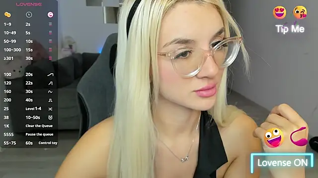 Snapshot of LovelyBianca chatting on October 2025 08:53:02 PM LovelyBianca online show from October 2025 08:53:02 PM