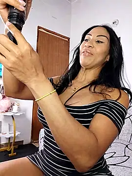 Charlotte Bayron online show from September 2025 12:10:02 AM