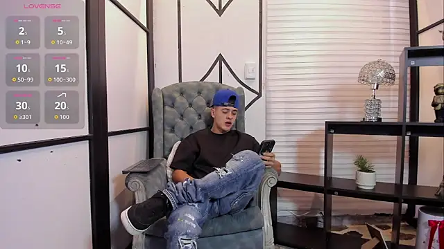 Snapshot of JuniorMorris_ chatting on September 2025 09:53:01 PM JuniorMorris online show from September 2025 09:53:01 PM