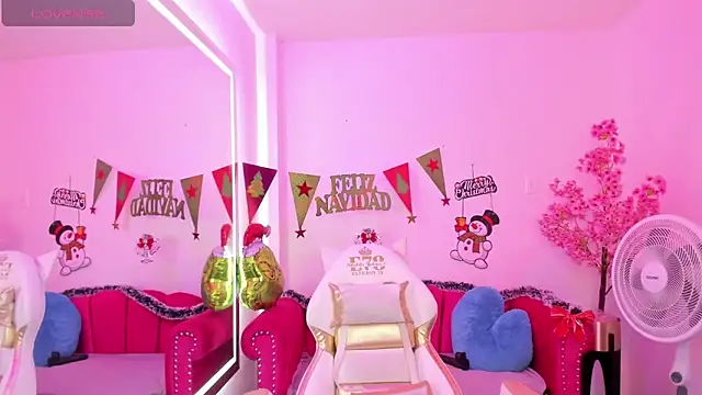 Snapshot of Miss_dolly_ chatting on December 2024 12:28:01 PM Miss dolly  online show from December 2024 12:28:01 PM