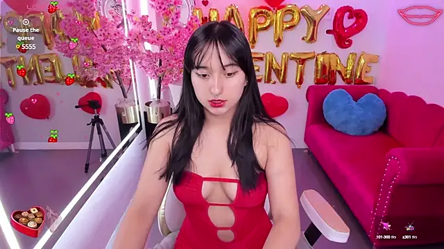 Snapshot of Miss_dolly_ chatting on February 2025 12:33:02 PM Miss dolly  online show from February 2025 12:33:02 PM