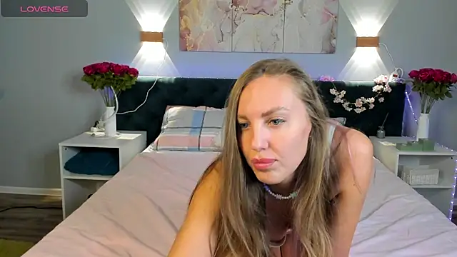 Kelly Hardy online show from March 2025 01:02:02 AM