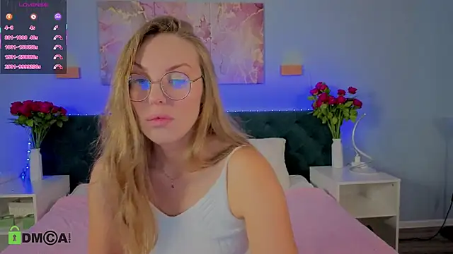 Kelly Hardy online show from September 2025 12:44:02 AM