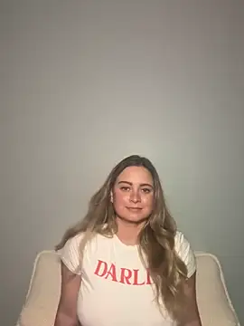 Snapshot of Sophie_Raegan chatting on September 2025 04:34:02 AM Sophie Raegan online show from September 2025 04:34:02 AM