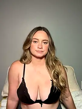 Snapshot of Sophie_Raegan chatting on October 2025 11:54:02 AM Sophie Raegan online show from October 2025 11:54:02 AM