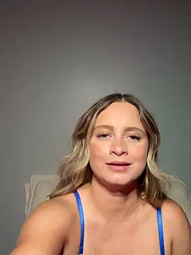 Snapshot of Sophie_Raegan chatting on October 2025 01:03:02 PM Sophie Raegan online show from October 2025 01:03:02 PM