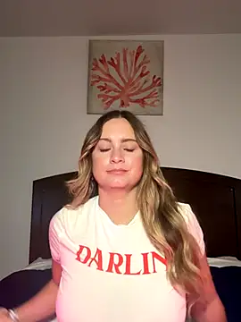 Sophie Raegan online show from December 2025 02:34:01 PM