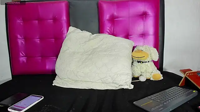 AlanaLars online show from September 2025 10:14:01 PM