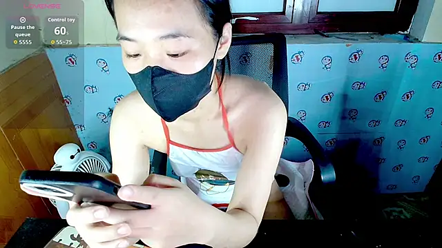 Snapshot of __Saphia__ chatting on May 2026 03:30:02 PM Saphia online show from May 2026 03:30:02 PM
