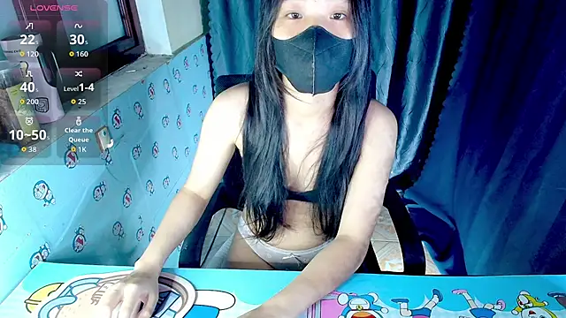Snapshot of __Saphia__ chatting on June 2026 03:18:01 PM Saphia online show from June 2026 03:18:01 PM