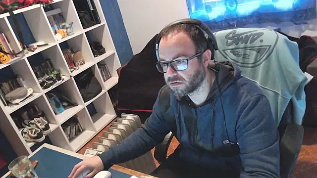 ravingr4d4 online show from February 2025 09:09:01 AM